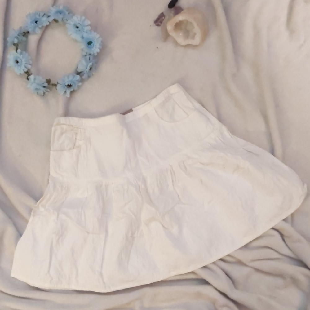 White skirt with pockets